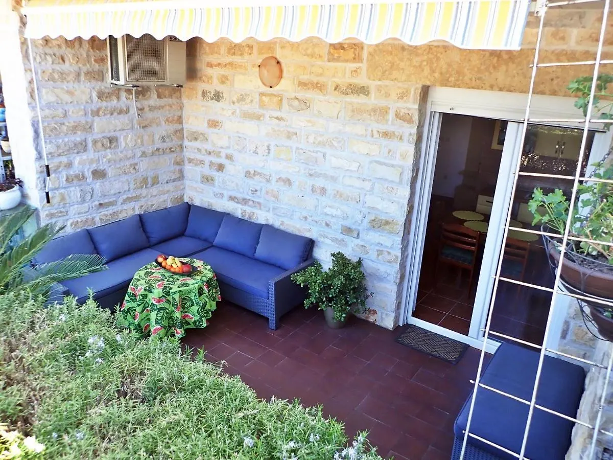 Apartment Blue Ivy Near The Beach Jasenice  Jasenice (Zadar)