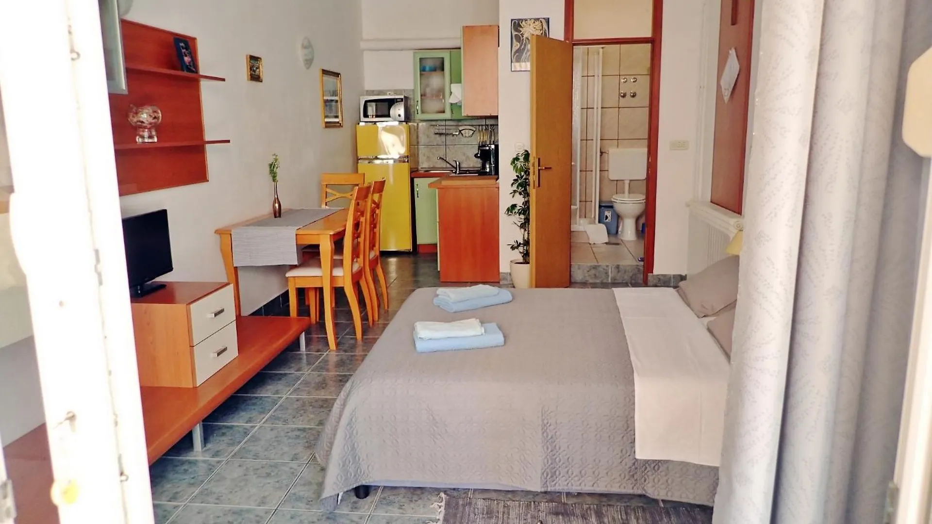 Apartment Blue Ivy Near The Beach Jasenice